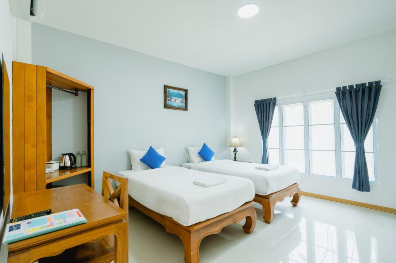 Lamphurai Riverside Resort And Spa Трат Екстериор снимка