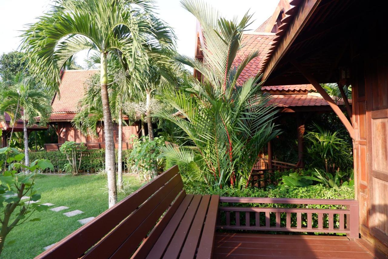 Lamphurai Riverside Resort And Spa Трат Екстериор снимка